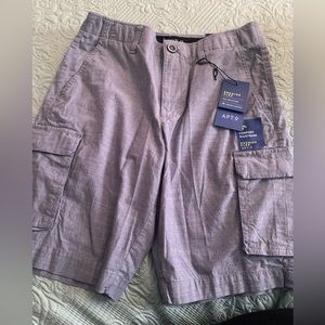 Men’s Apt 9 cargo shorts. Great for dress or golf. Grey-Blue. Size 30. New!!!